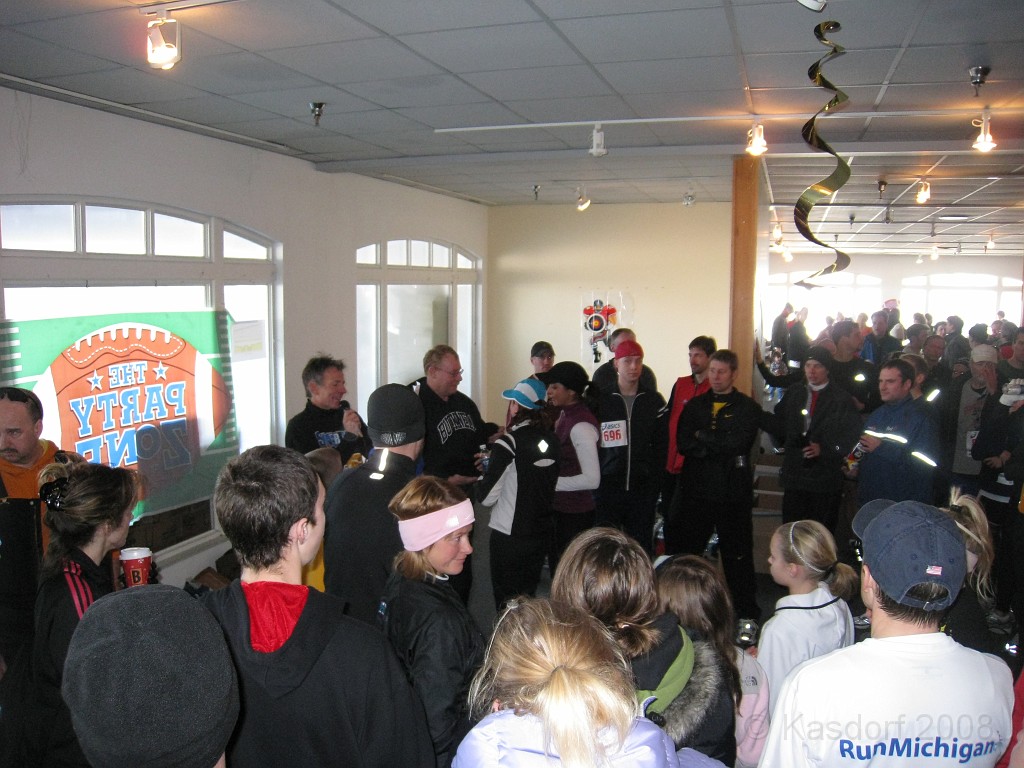 Super 5K 2009 015.jpg - The awards being passed out.